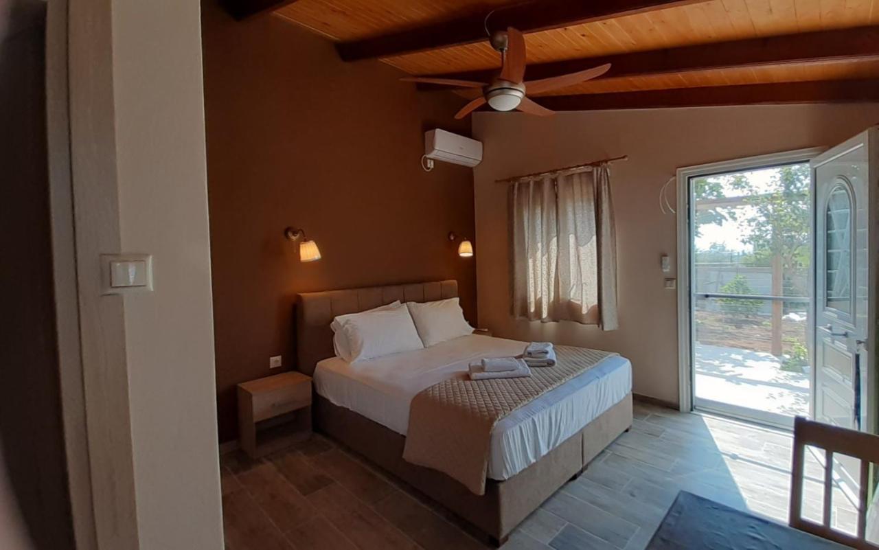 Room Near The Airport Pikermion Exterior photo